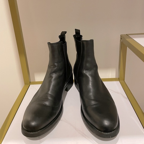 LA CANADIENNE Siena Leather Chelsea Boots - Picture 5 of 9
